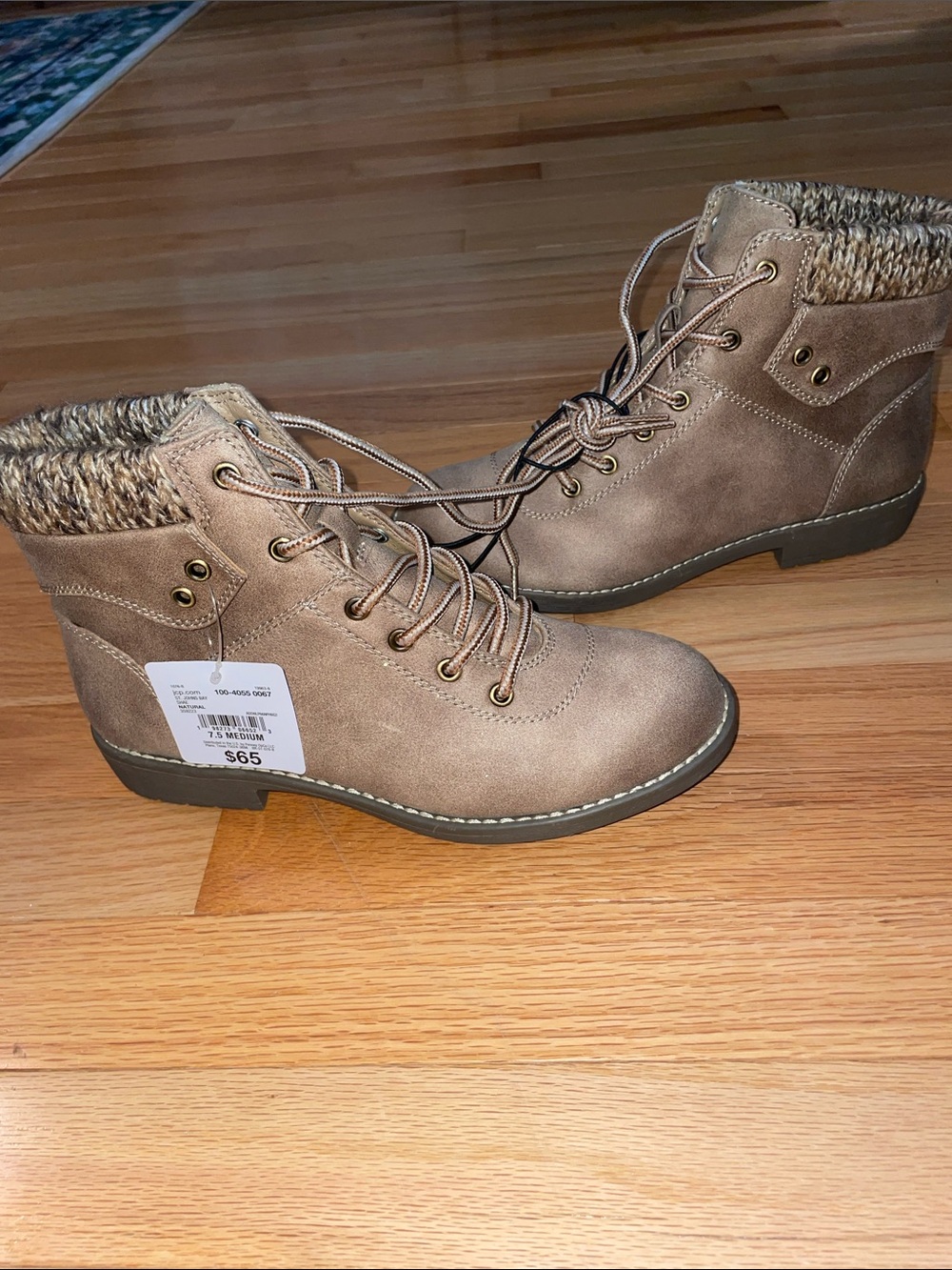 NWT st. John’s Bay boots